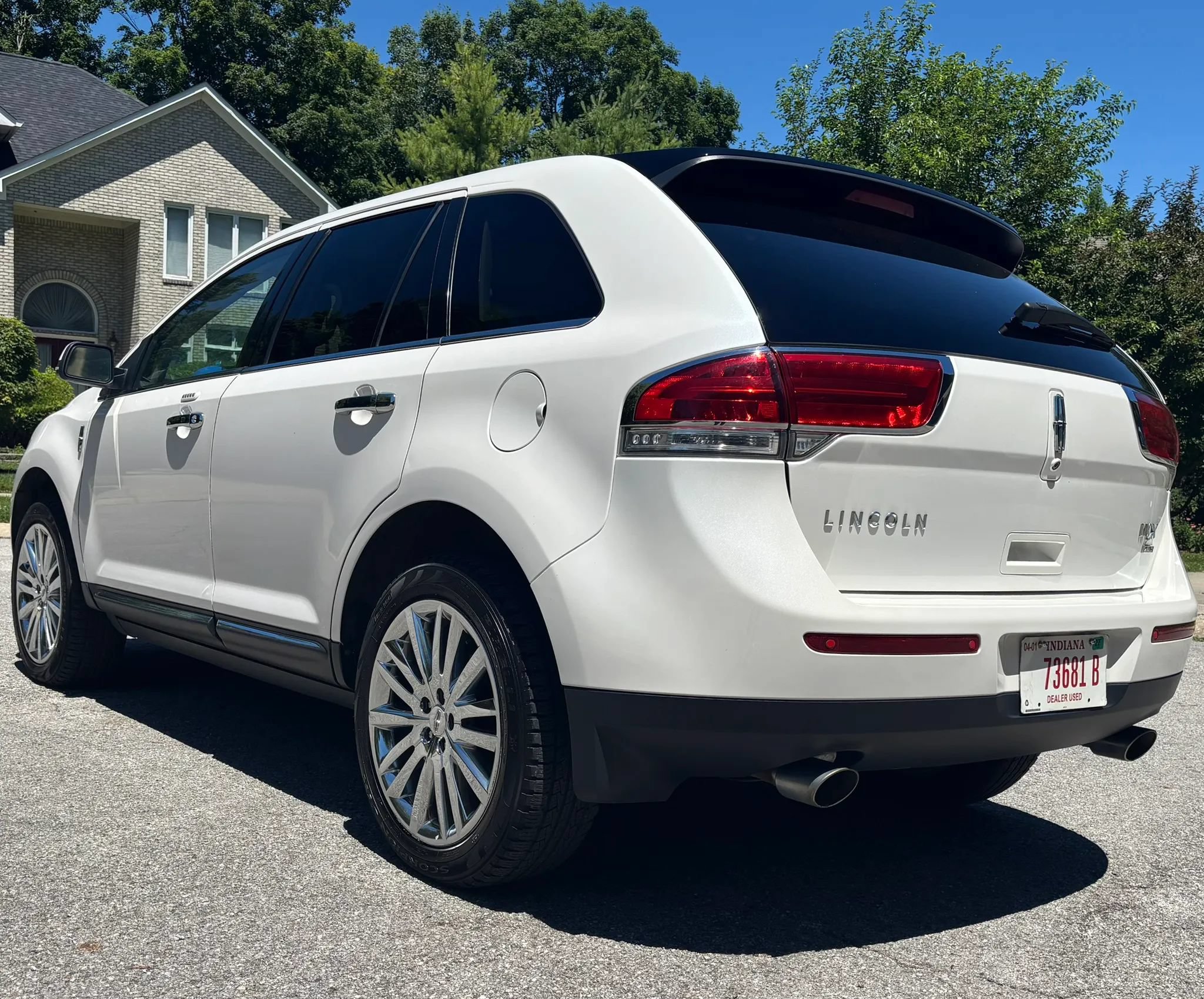 Used 2013 Lincoln MKX AWD image 4