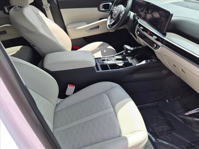 Used 2025 Kia Sorento S FWD image 21