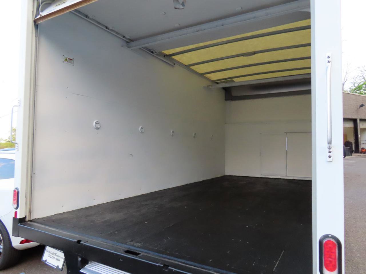 Used 2022 Chevrolet Express 3500 w/ Power Convenience Package RWD image 15