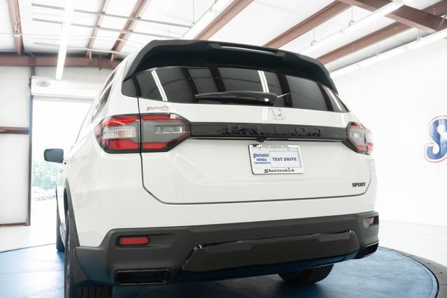 New 2026 Honda Pilot Sport image 23
