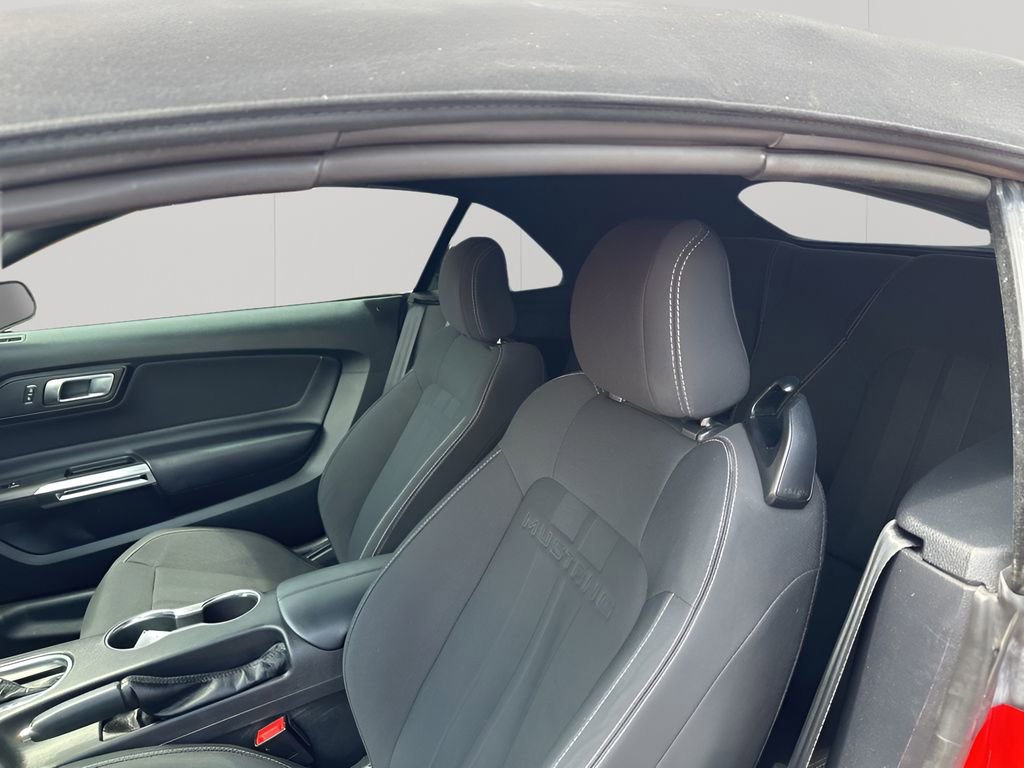 Used 2020 Ford Mustang Convertible RWD image 21