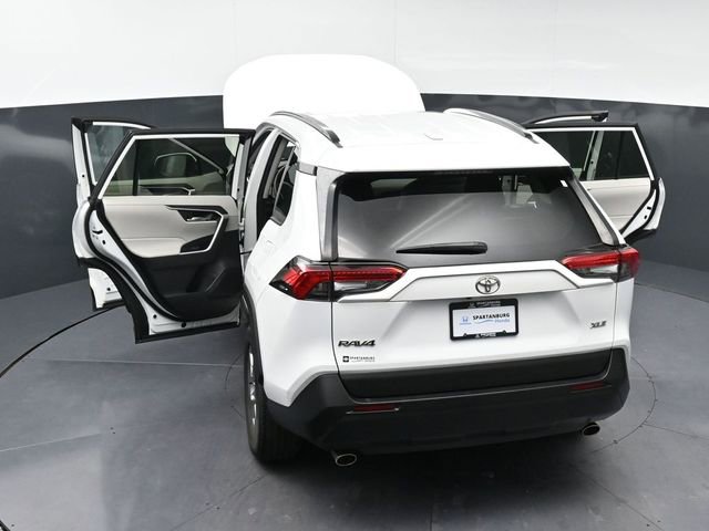 Used 2022 Toyota RAV4 XLE w/ Convenience Package image 44
