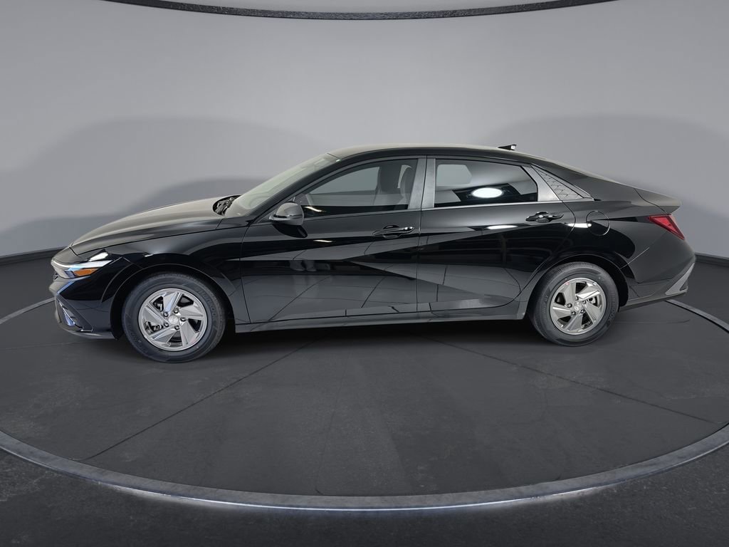 New 2026 Hyundai Elantra SE FWD image 5