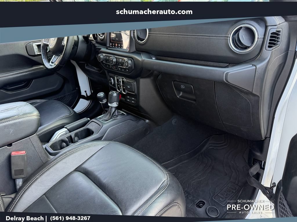 Used 2019 Jeep Wrangler Unlimited Sahara AWD/4WD image 15