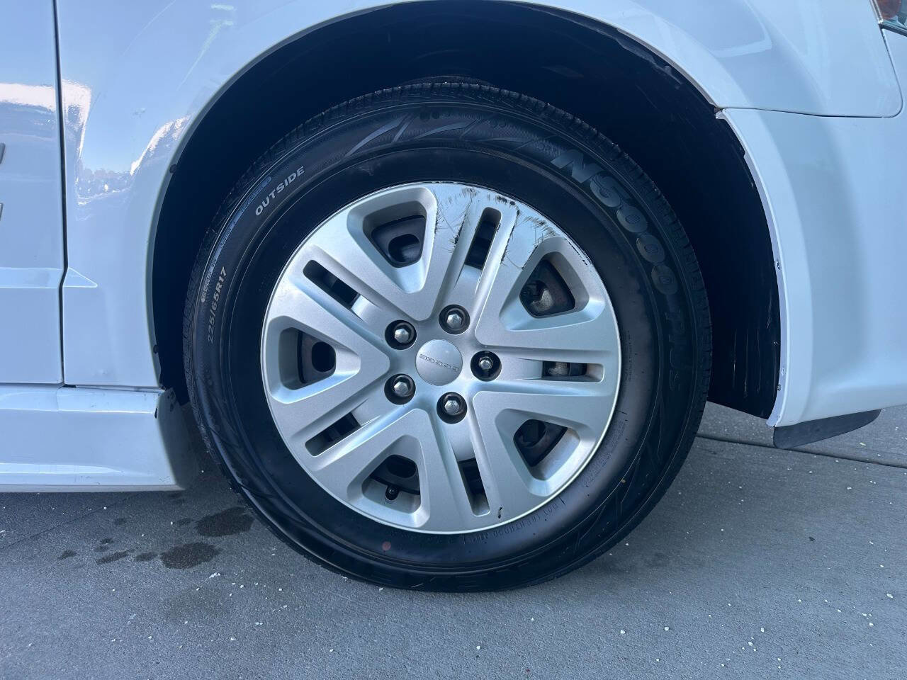 Used 2017 Dodge Grand Caravan SE w/ Power Window Group image 40