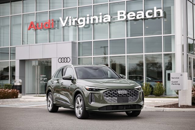 New 2025 Audi Q5 Prestige image 1