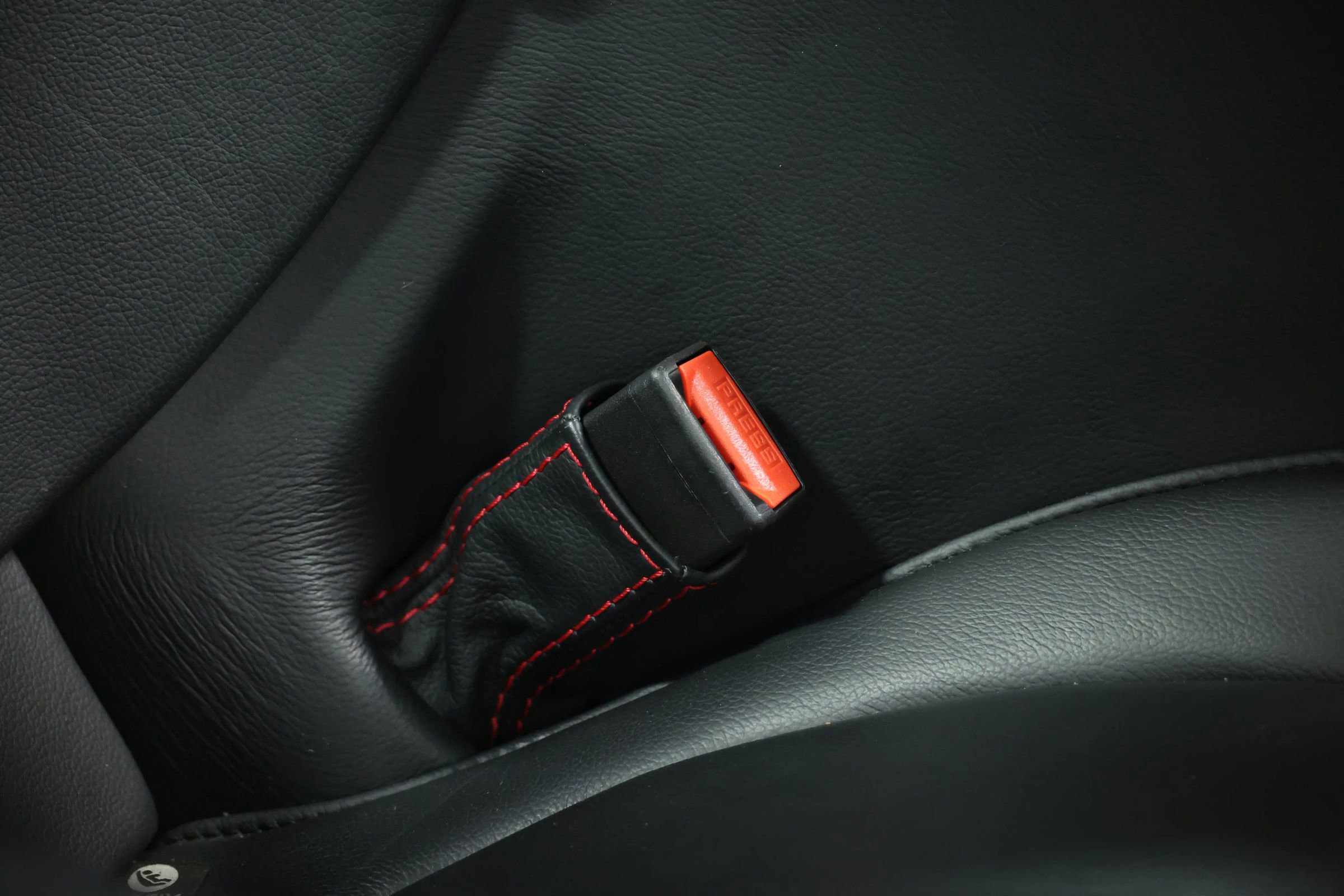 Used 2018 Aston Martin DB11 V12 image 66