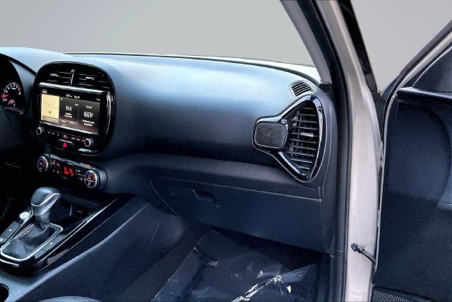 Used 2020 Kia Soul EX FWD image 17