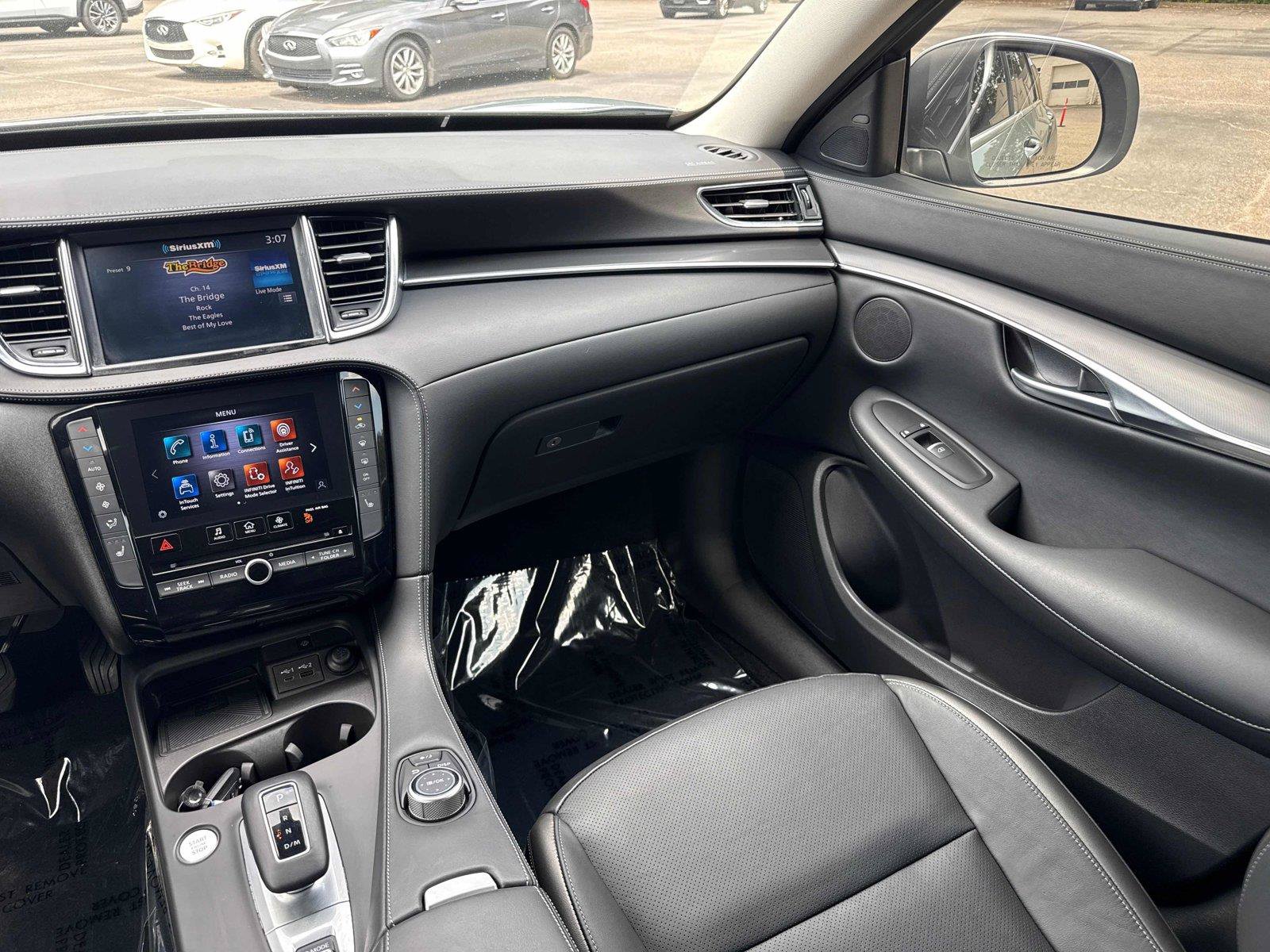 Used 2025 INFINITI QX50 Luxe w/ Accent Package AWD/4WD image 15