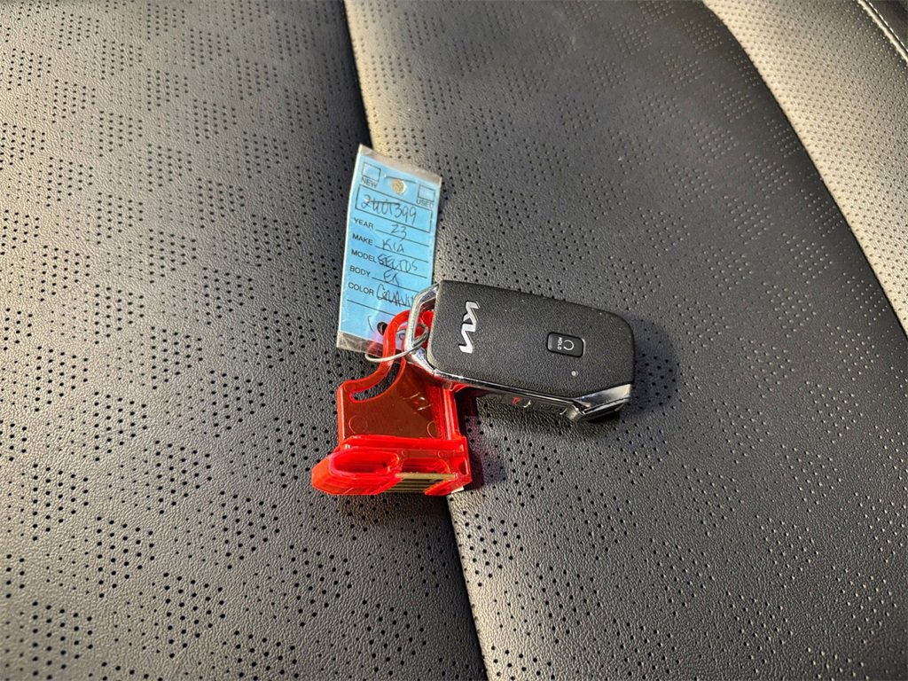 Certified 2023 Kia Seltos EX image 32