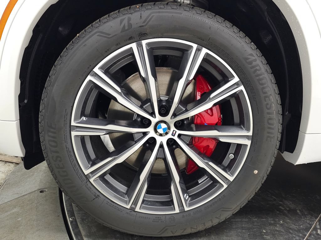 Used 2026 BMW X5 xDrive40i w/ M Sport Package AWD/4WD image 7