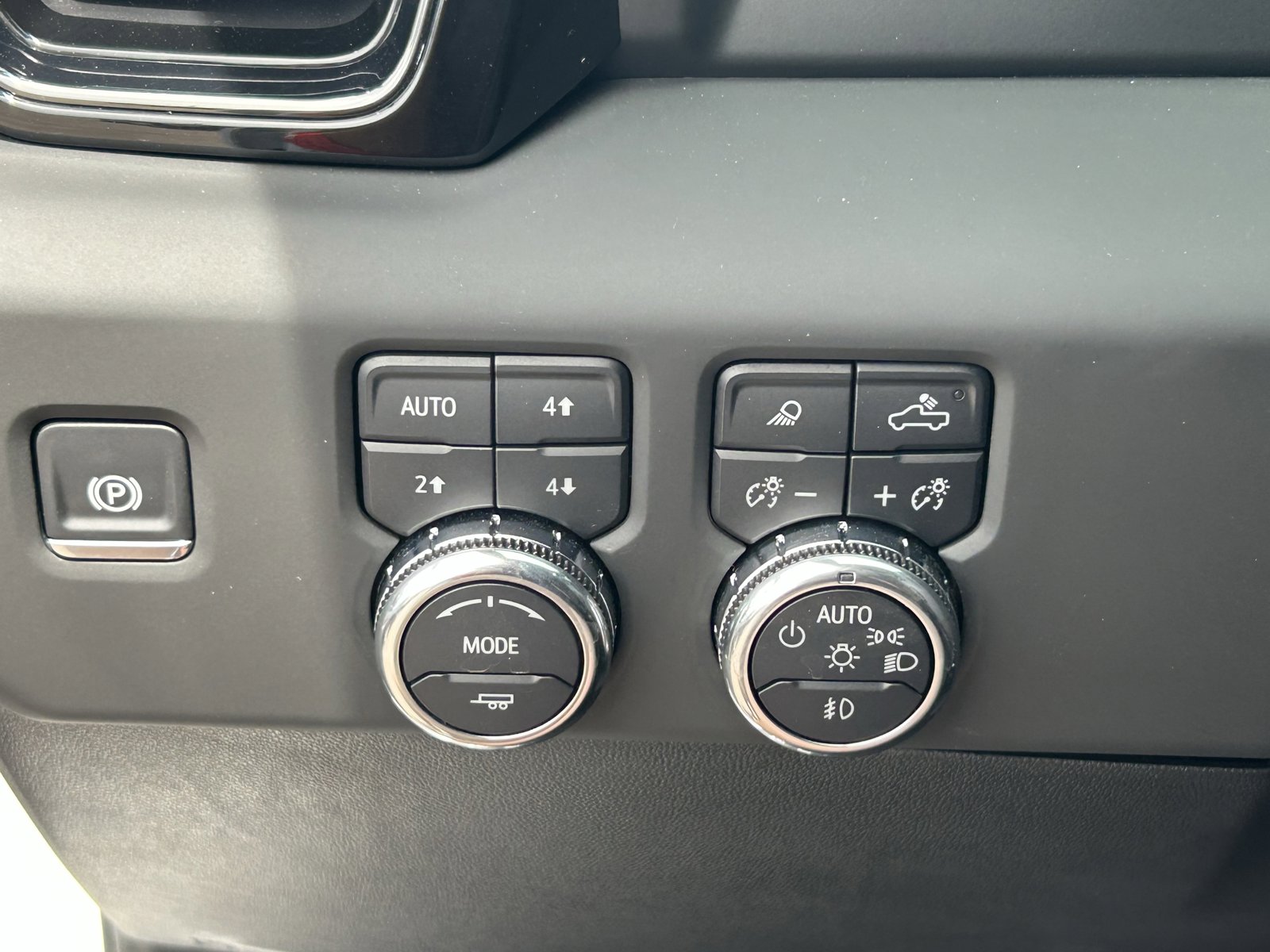 Certified 2025 GMC Sierra 1500 AT4 AWD/4WD image 31