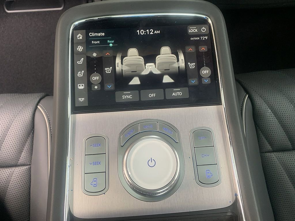 Used 2025 Genesis G90 3.5T image 21