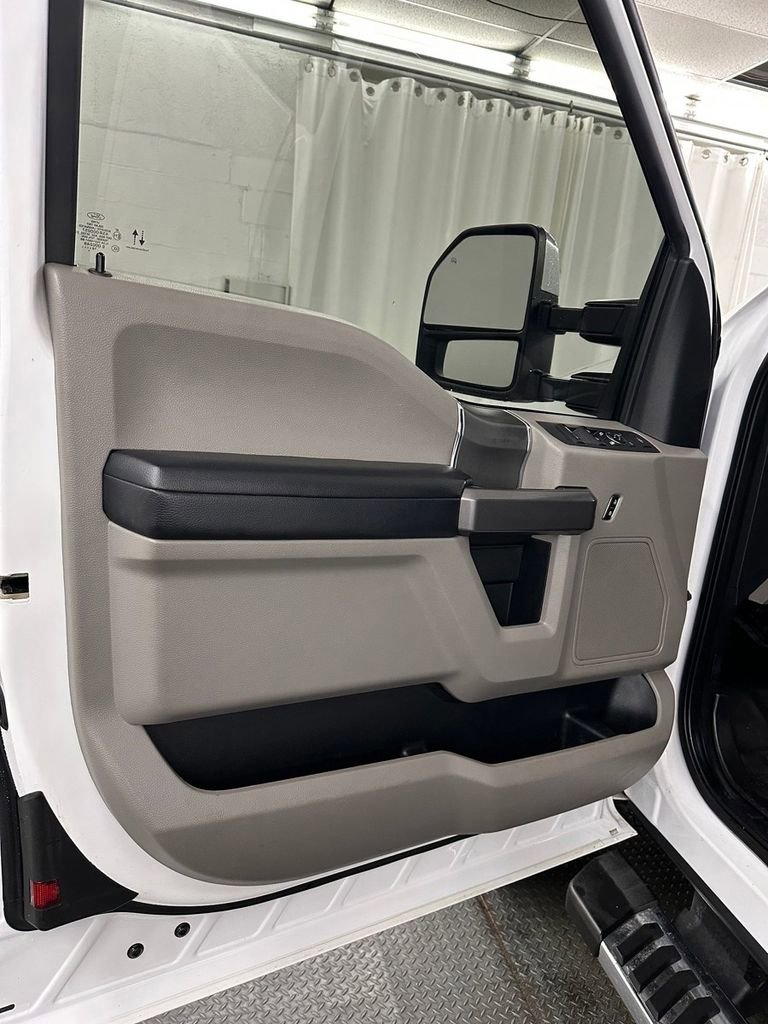 Used 2019 Ford F250 XLT w/ XLT Premium Package image 8