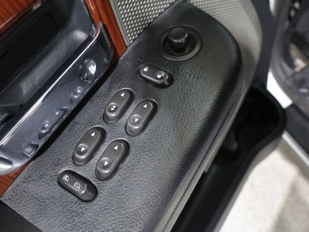 Used 2005 Ford F150 Lariat AWD/4WD image 16