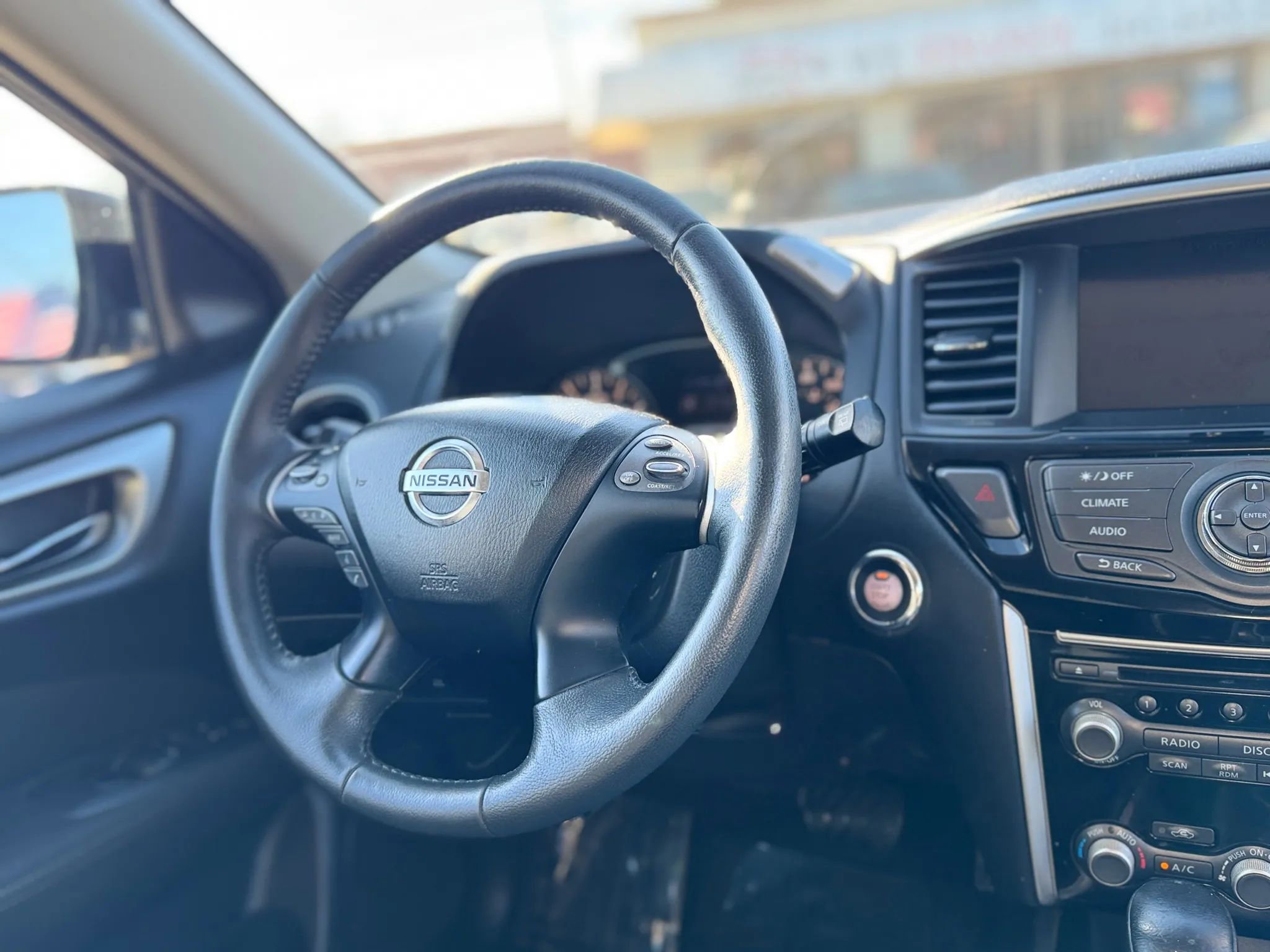 Used 2017 Nissan Pathfinder SV image 19