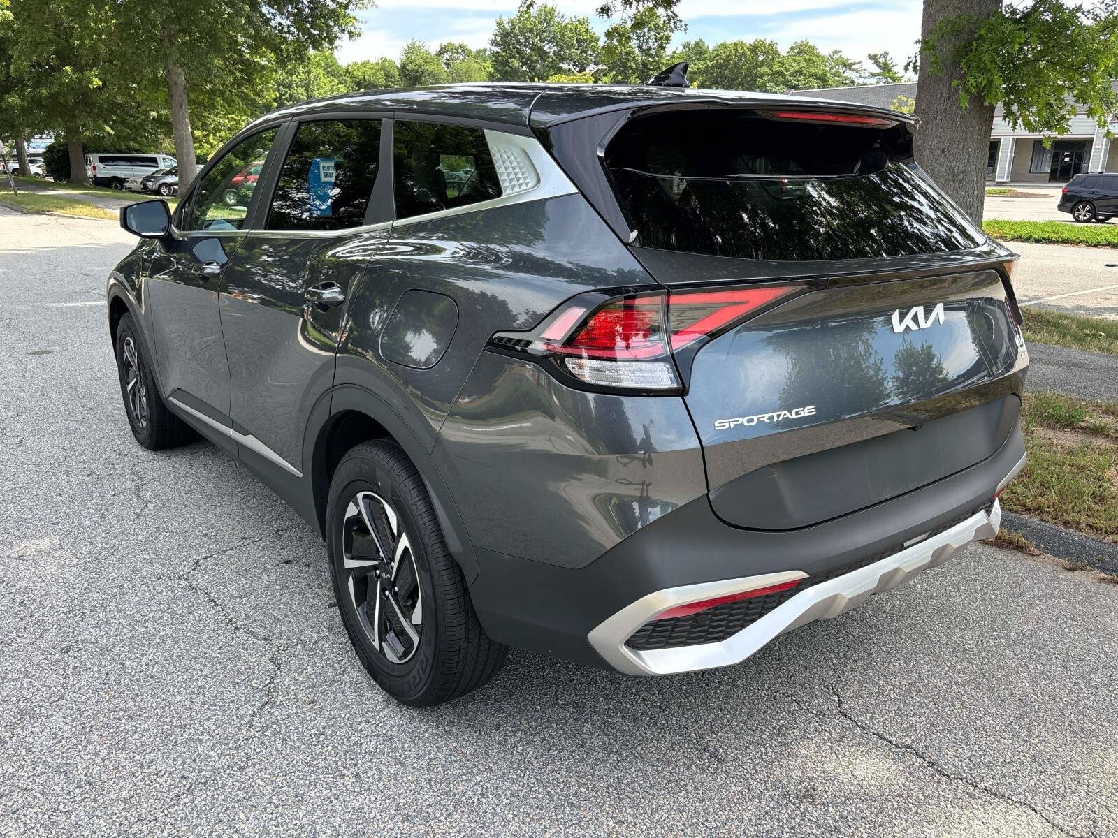 Used 2023 Kia Sportage LX AWD/4WD image 4