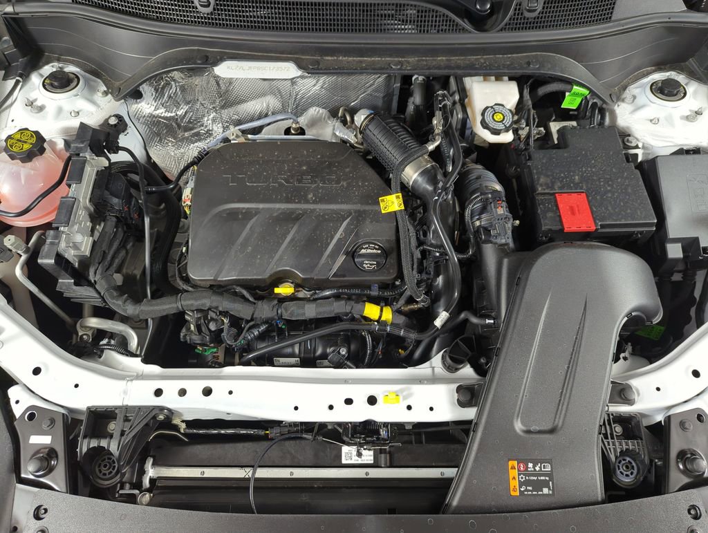 Used 2025 Chevrolet Trax RS w/ Driver Confidence Package image 17