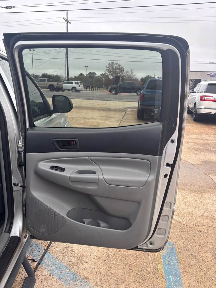 Used 2013 Toyota Tacoma 4x4 Double Cab w/ TRD Off-Road Pkg image 13