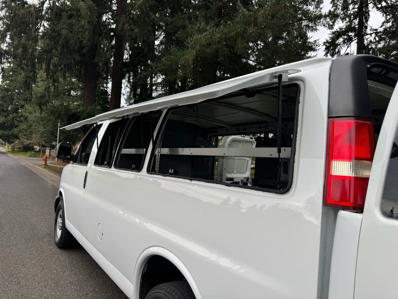 Used 2009 GMC Savana 3500 G3500 Cargo image 38