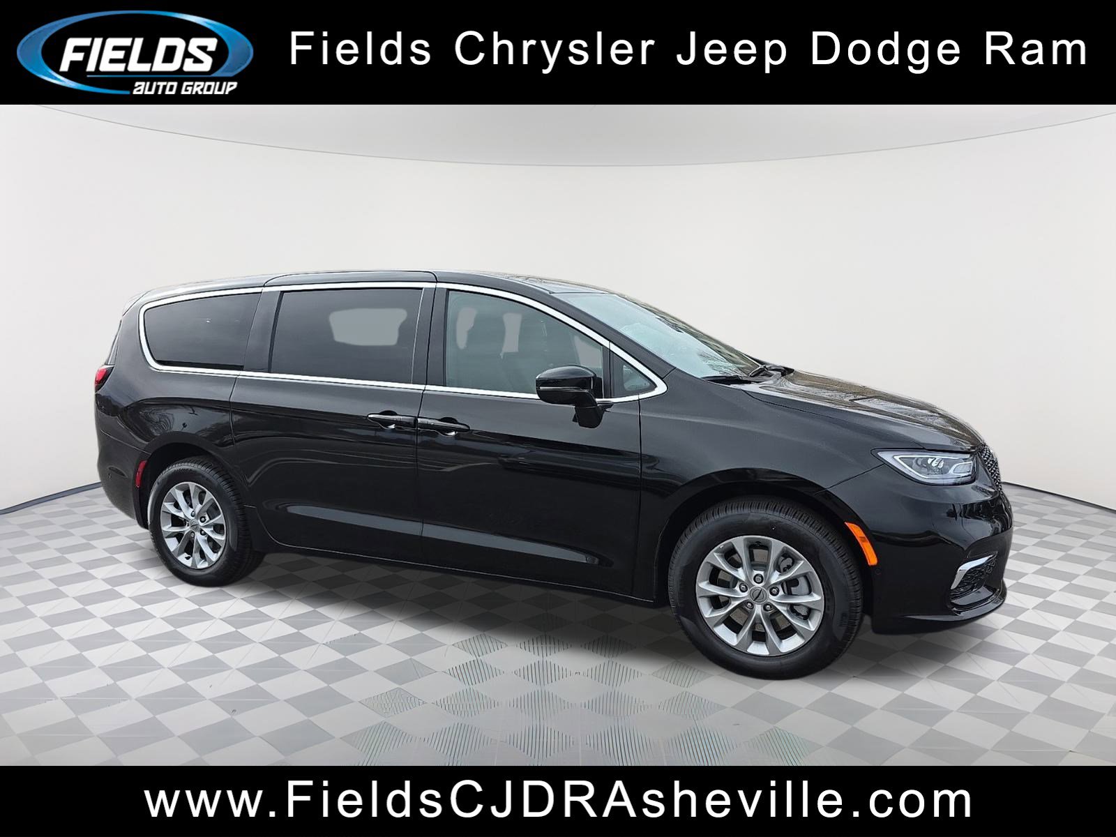 New 2025 Chrysler Pacifica Select