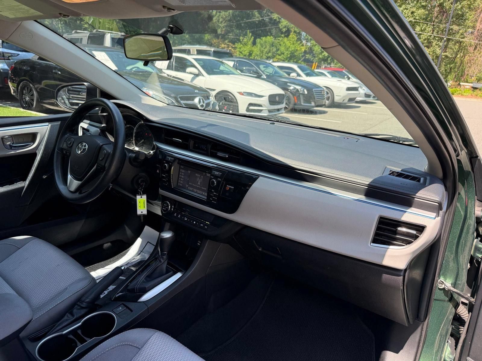 Used 2014 Toyota Corolla LE FWD image 12