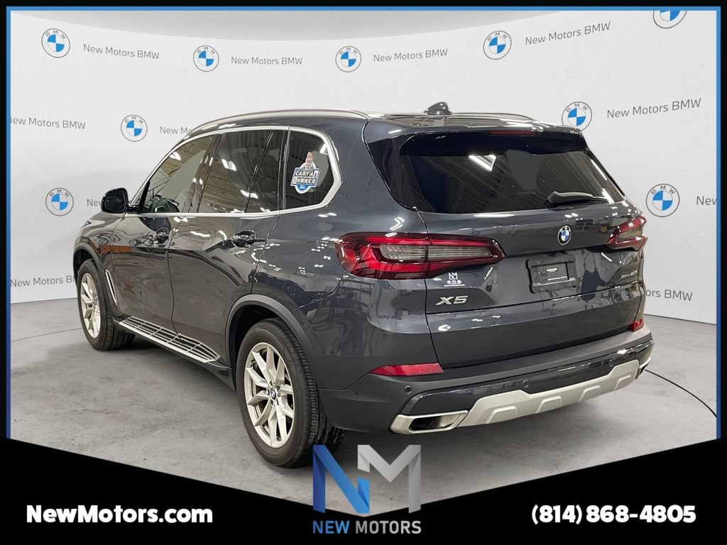 Used 2022 BMW X5 xDrive40i w/ Premium Package AWD/4WD image 3