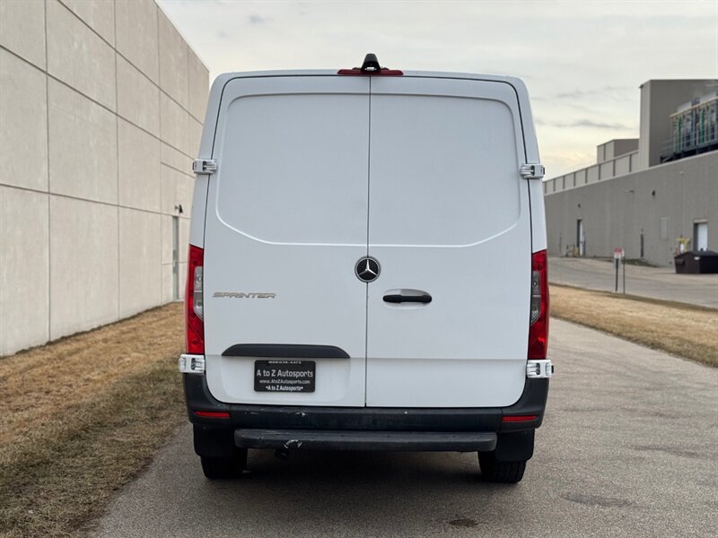 Used 2022 Mercedes-Benz Sprinter 1500 image 9
