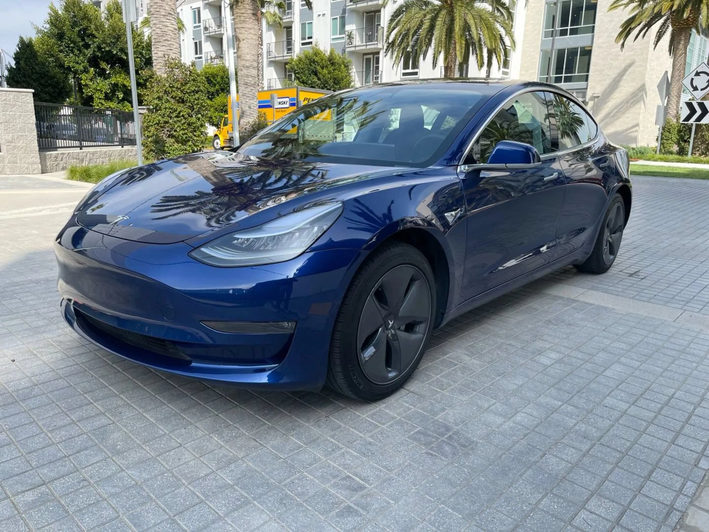 Used 2019 Tesla Model 3 Standard Range Plus RWD image 5