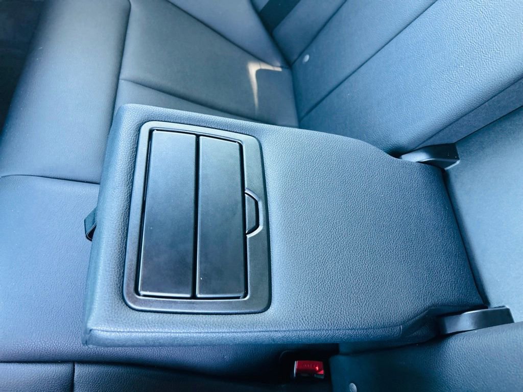Used 2015 BMW 320i Sedan RWD image 33