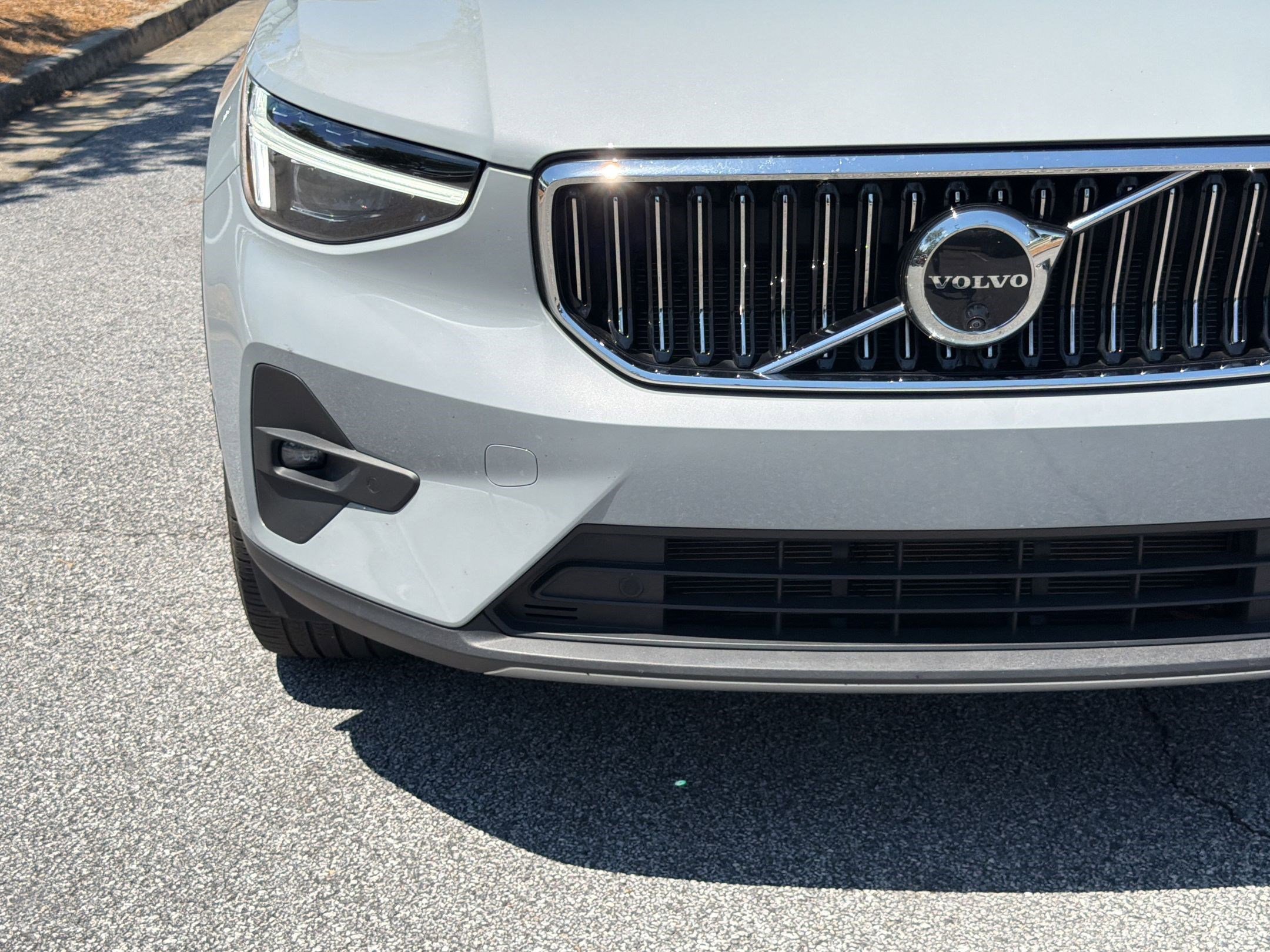 Used 2024 Volvo XC40 B5 Plus w/ Protection Package Premier AWD/4WD image 28