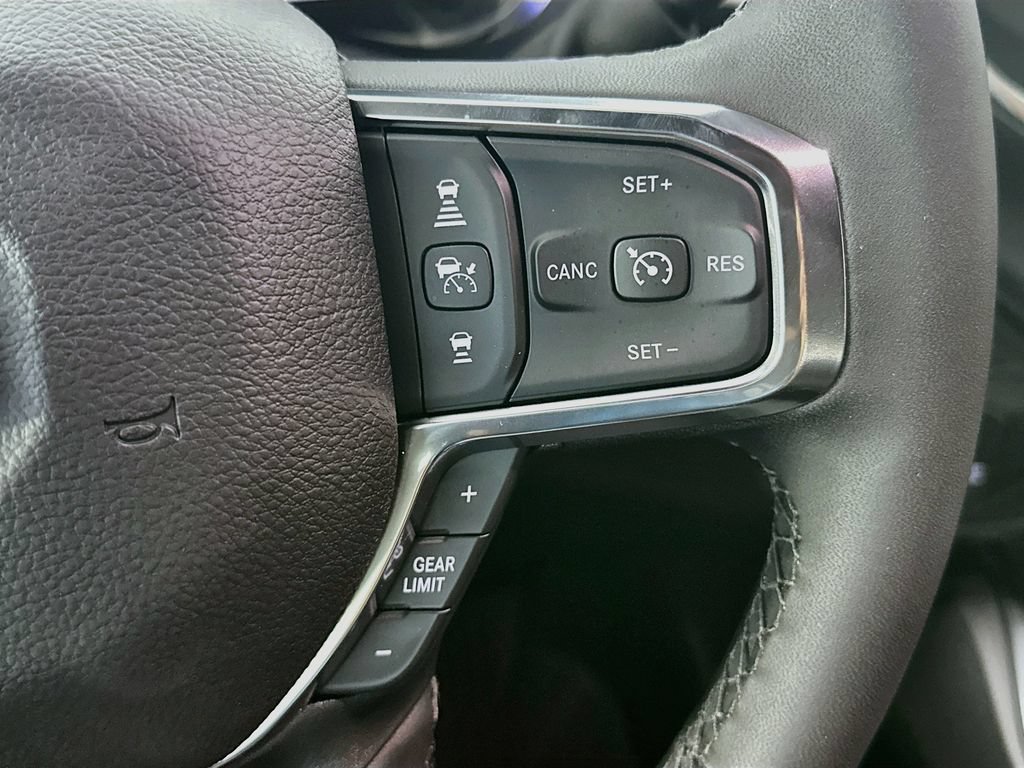 Used 2026 RAM 3500 Laramie AWD/4WD image 27