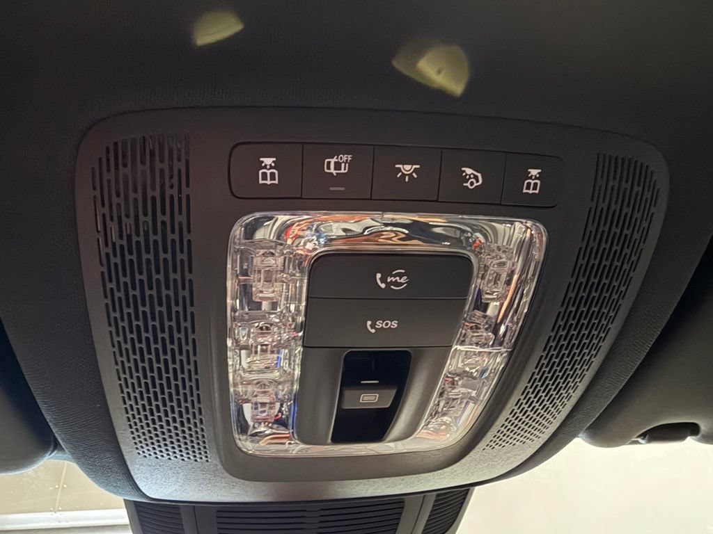 Used 2025 Mercedes-Benz GLS 450 4MATIC w/ AMG Line Exterior image 30