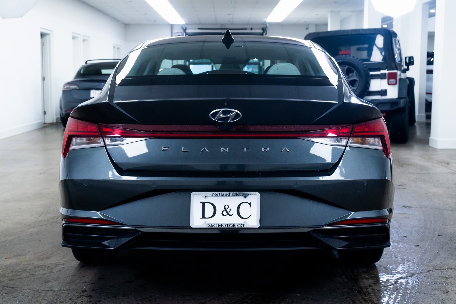 Used 2021 Hyundai Elantra Limited image 5