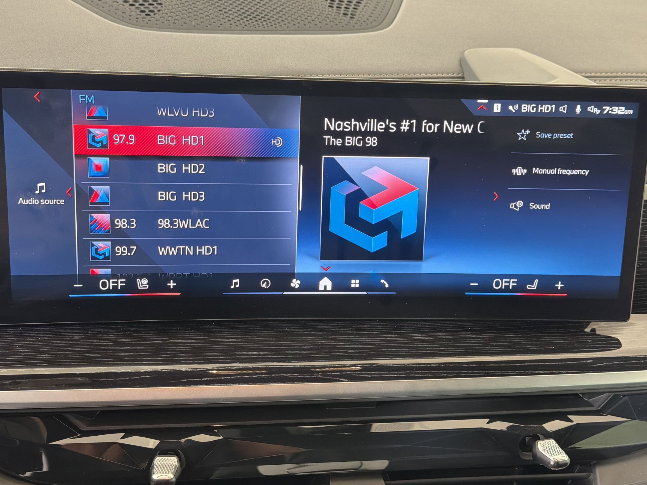 Used 2025 BMW X7 M60i w/ Climate Comfort Package AWD/4WD image 28