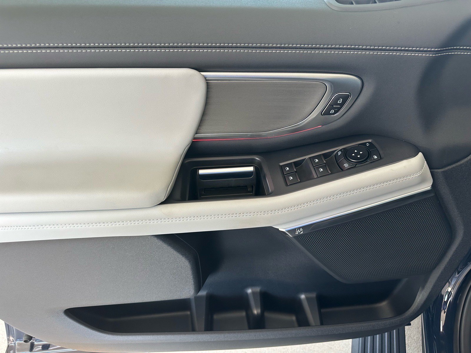 New 2027 Ford Expedition Max Platinum AWD/4WD image 16