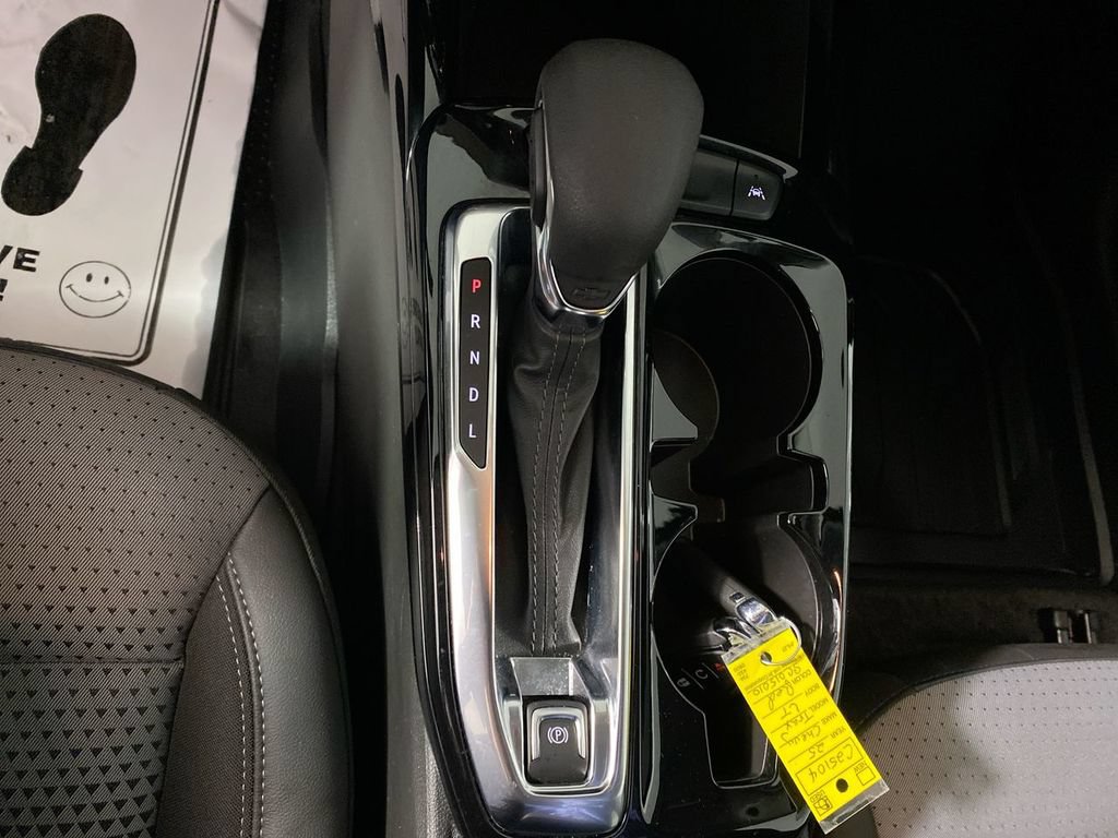 Certified 2025 Chevrolet Trax LT w/ Driver Confidence Package FWD image 19