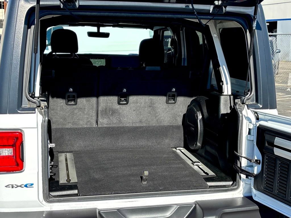 Used 2021 Jeep Wrangler Unlimited Rubicon 4xe image 33