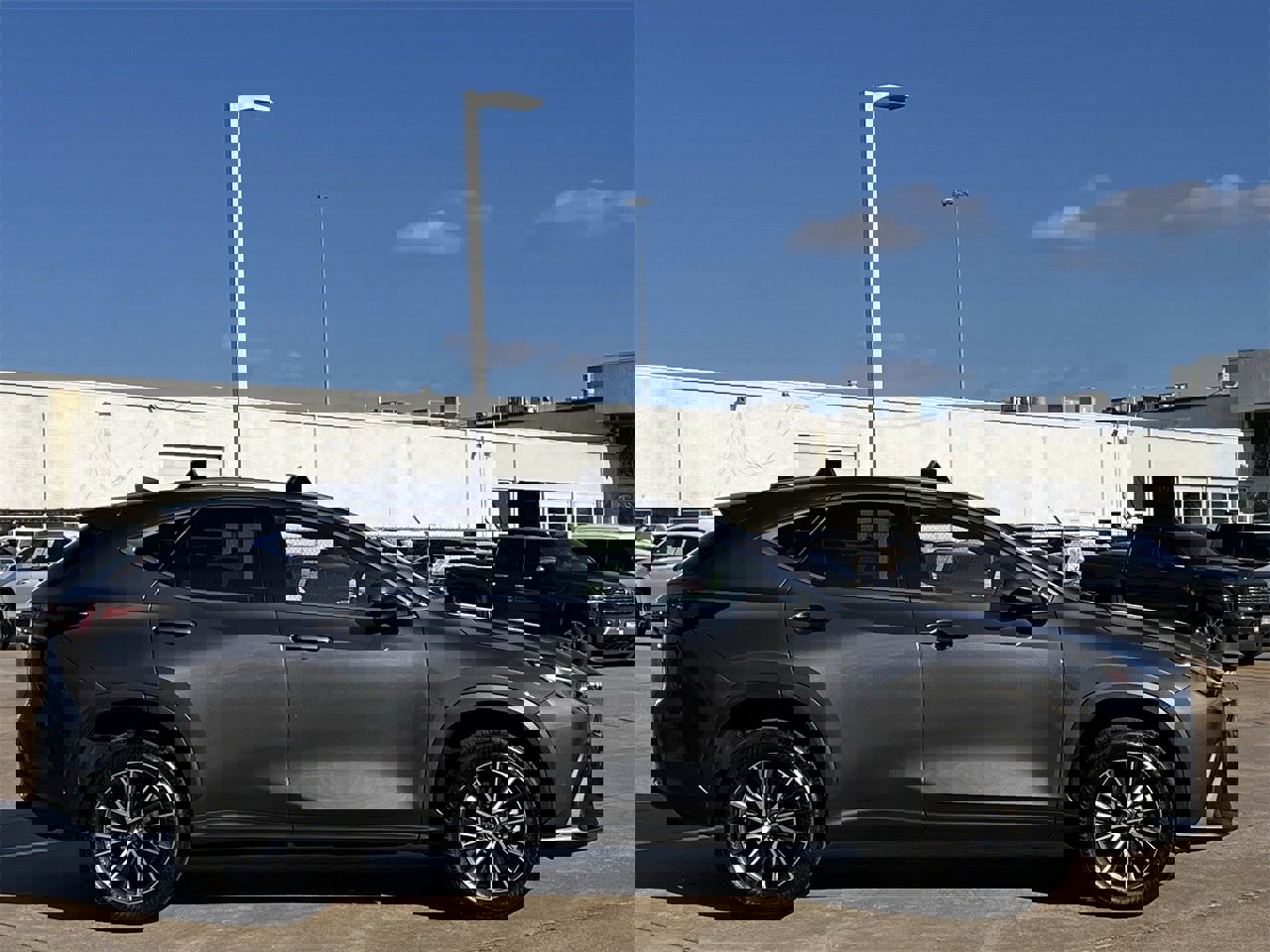 Used 2023 Lexus NX 250 FWD image 3