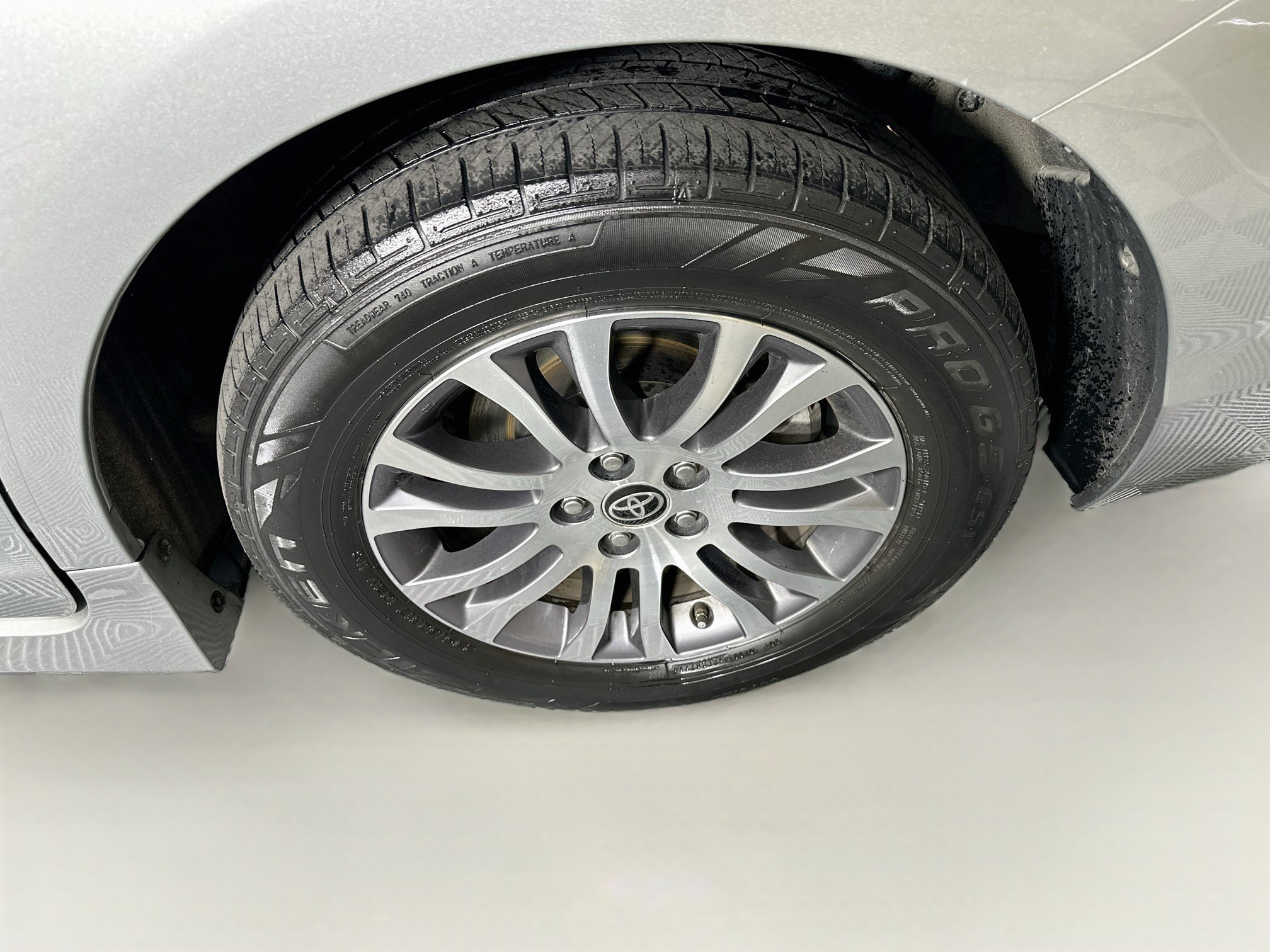 Used 2020 Toyota Sienna XLE Premium FWD image 11