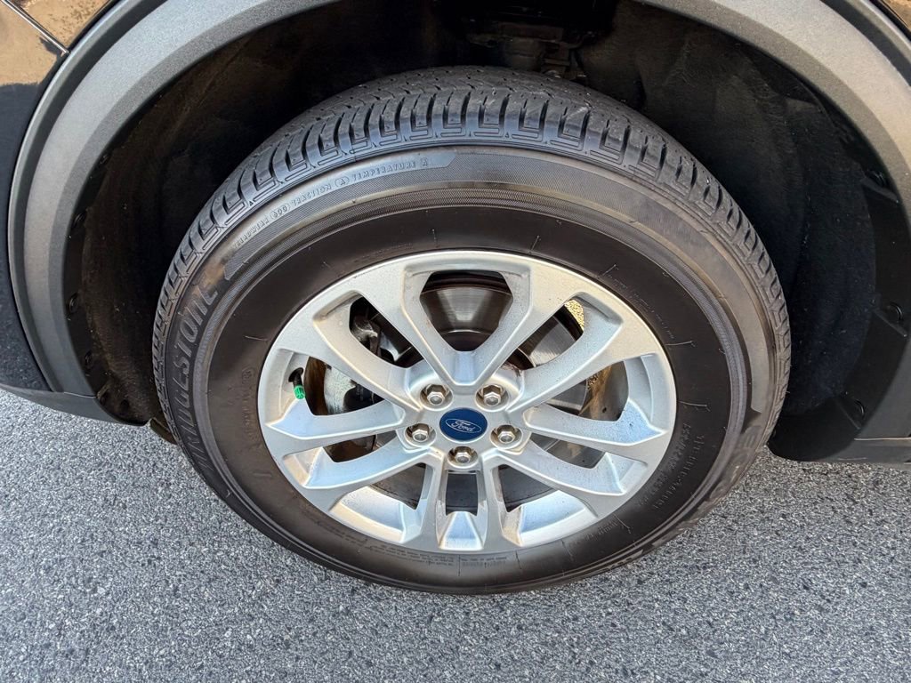 Used 2021 Ford Escape SE w/ Cold Weather Package image 12