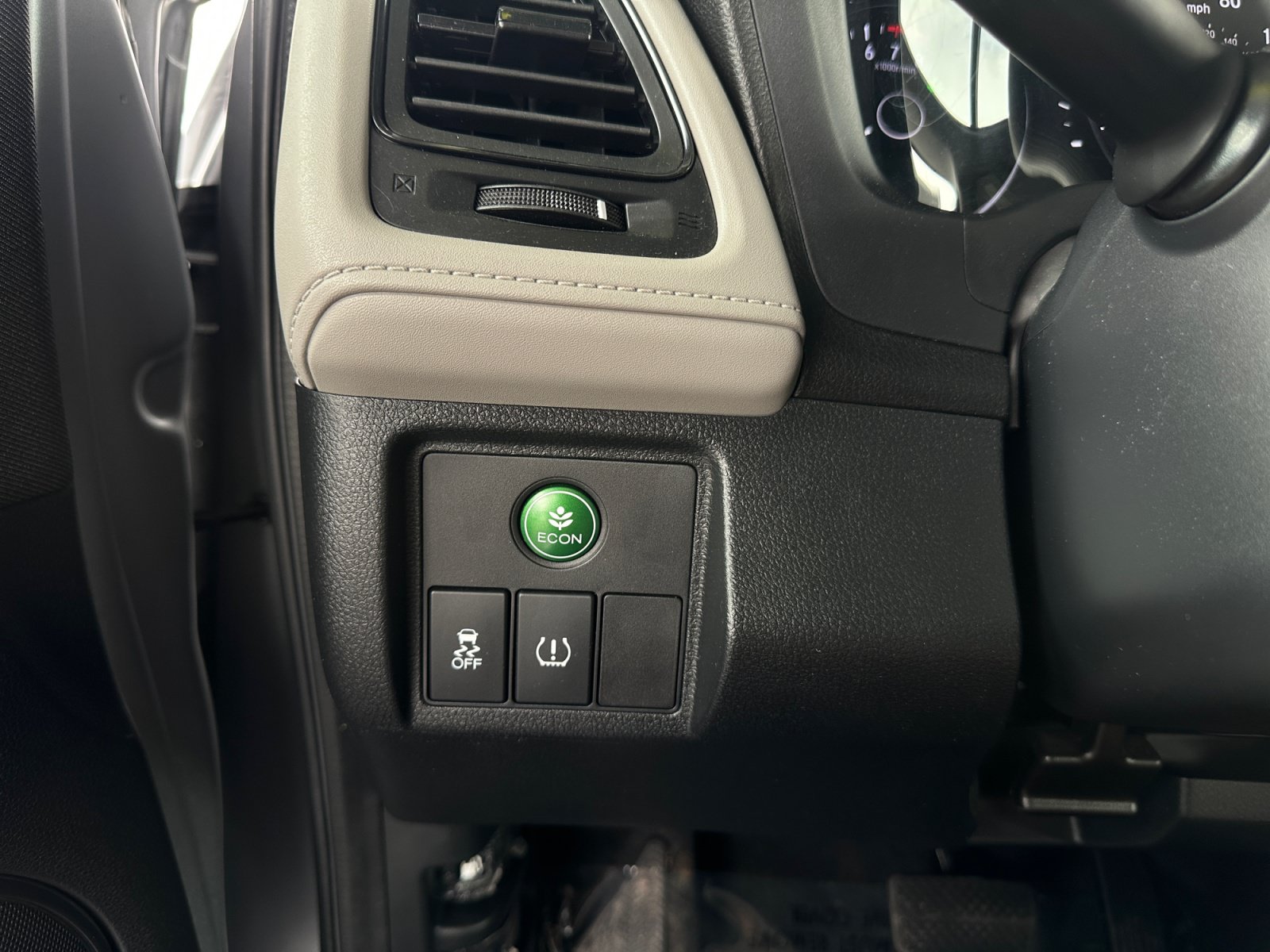 Used 2021 Honda HR-V LX image 17