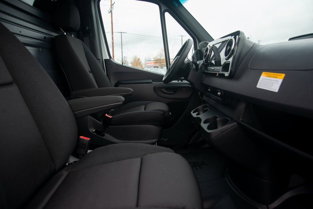 New 2025 Mercedes-Benz Sprinter 4500 image 29