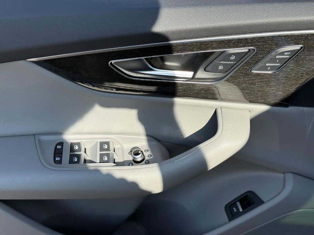 Used 2022 Audi Q7 3.0T Premium Plus AWD/4WD image 17