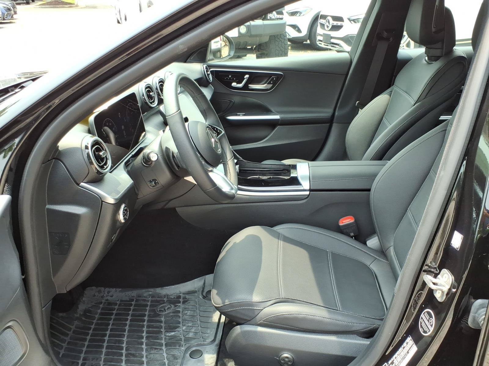 Used 2025 Mercedes-Benz C 300 4MATIC Sedan image 12