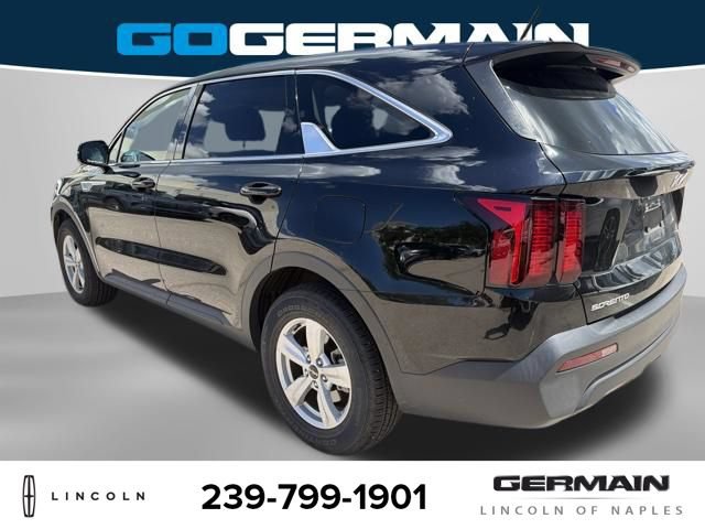 Used 2023 Kia Sorento LX FWD image 5