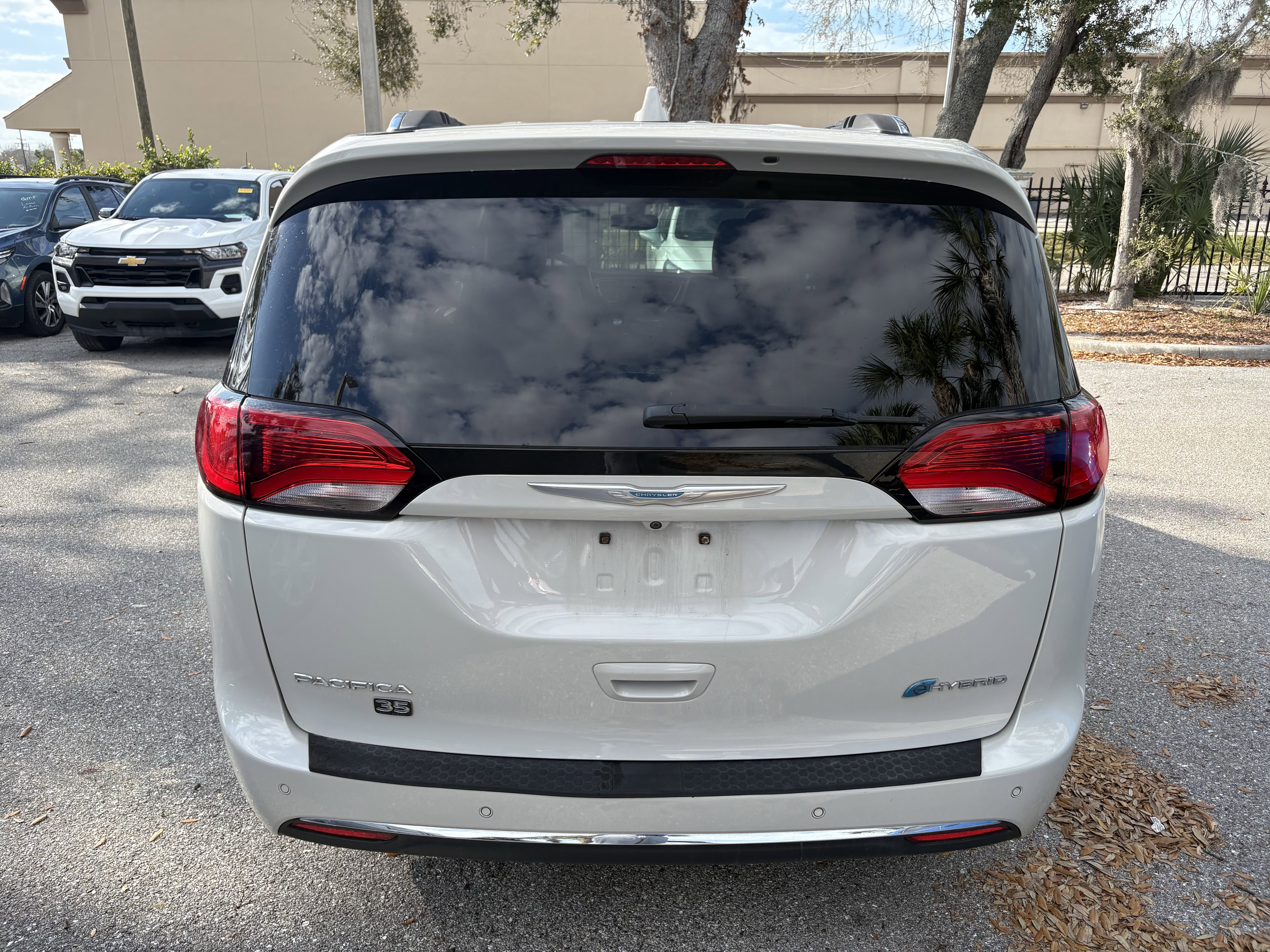 Used 2020 Chrysler Pacifica Limited image 6