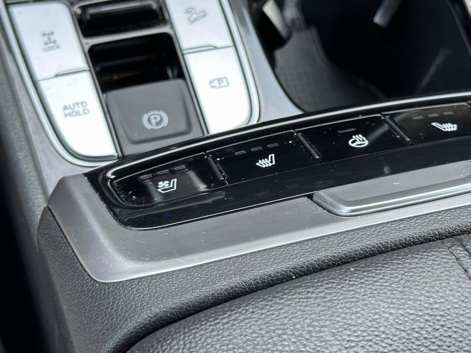 Certified 2024 Hyundai Santa Cruz Limited AWD/4WD image 22