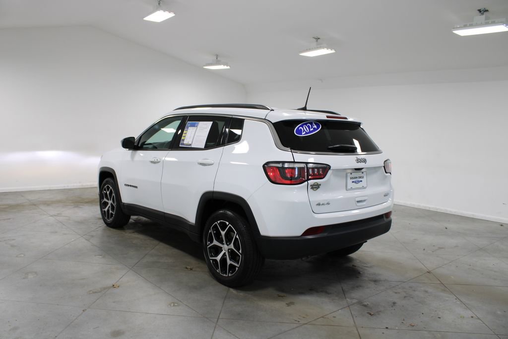 Used 2024 Jeep Compass Latitude image 7