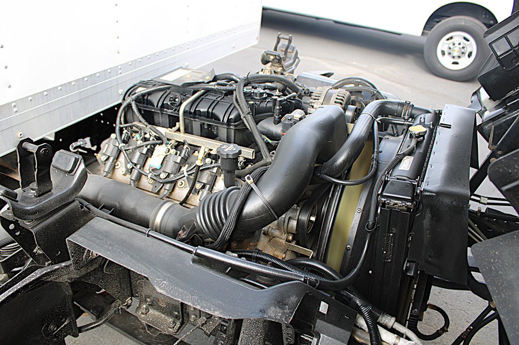 Used 2019 Isuzu NPR RWD image 36